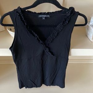 Black ruffle edge sleeveless top - size medium